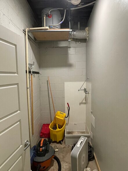 More Photos Of 938 N Flood Ave, Norman General Retail For Sale