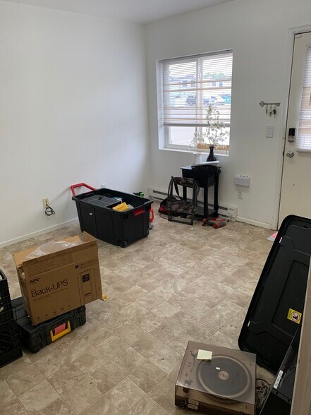 More Photos Of 427-445 N Denver Ave, Loveland Light Manufacturing For Lease