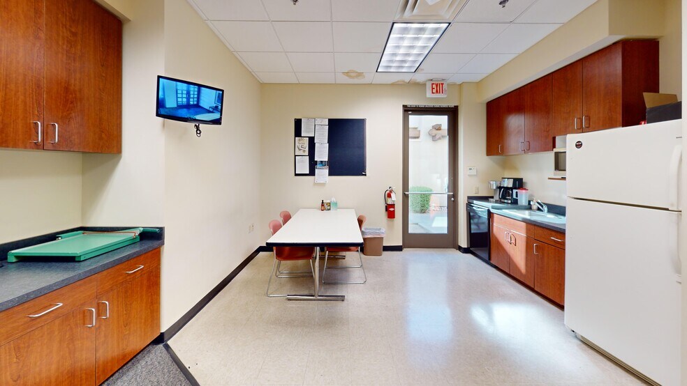 More Photos Of 7920 E Thompson Peak Pky, Scottsdale Office For Sale