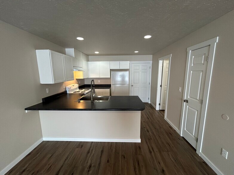 More Photos Of , Cheney Multifamily For Sale