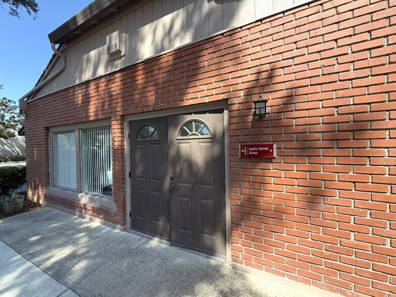 More Photos Of 10011 N Foothill Blvd, Cupertino Medical For Sale