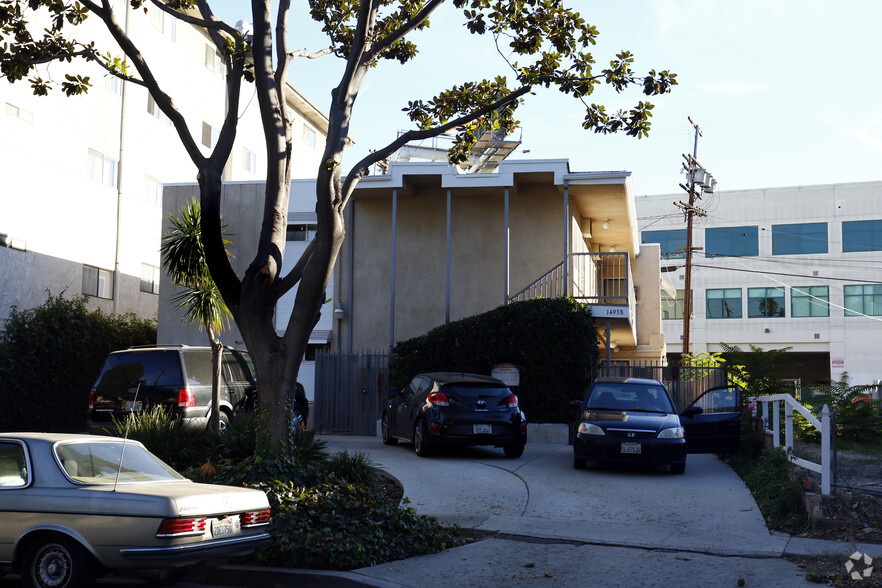 Primary Photo Of 14938 Moorpark St, Sherman Oaks Apartments For Sale