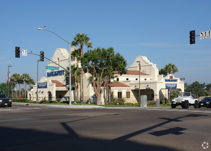 Primary Photo Of 8690 Center Dr, La Mesa Bank For Lease
