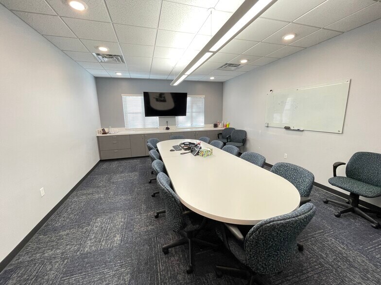 More Photos Of 2209 NW 40th Ter, Gainesville Office For Lease