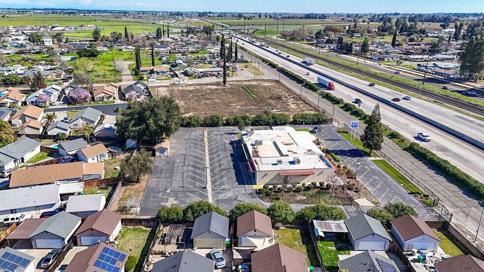 More Photos Of 971 E Broadway Ave, Atwater Office For Lease