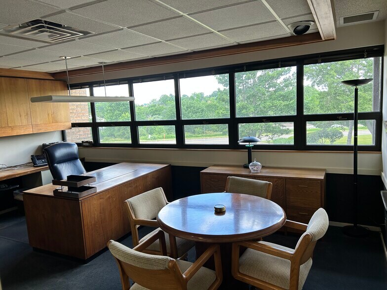 More Photos Of 5771 Mayfair Rd, North Canton Office Residential For Lease