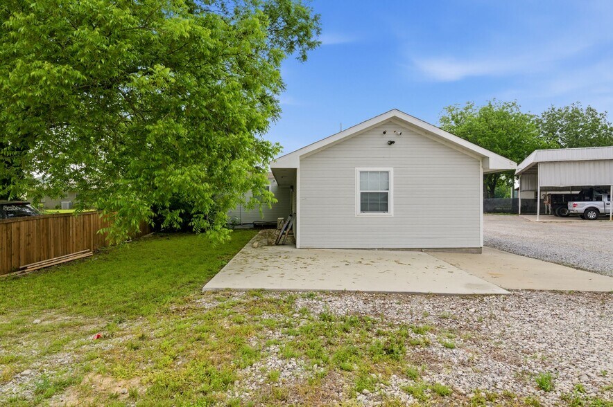 More Photos Of 2906 Woodlawn Rd, McKinney Unknown For Lease