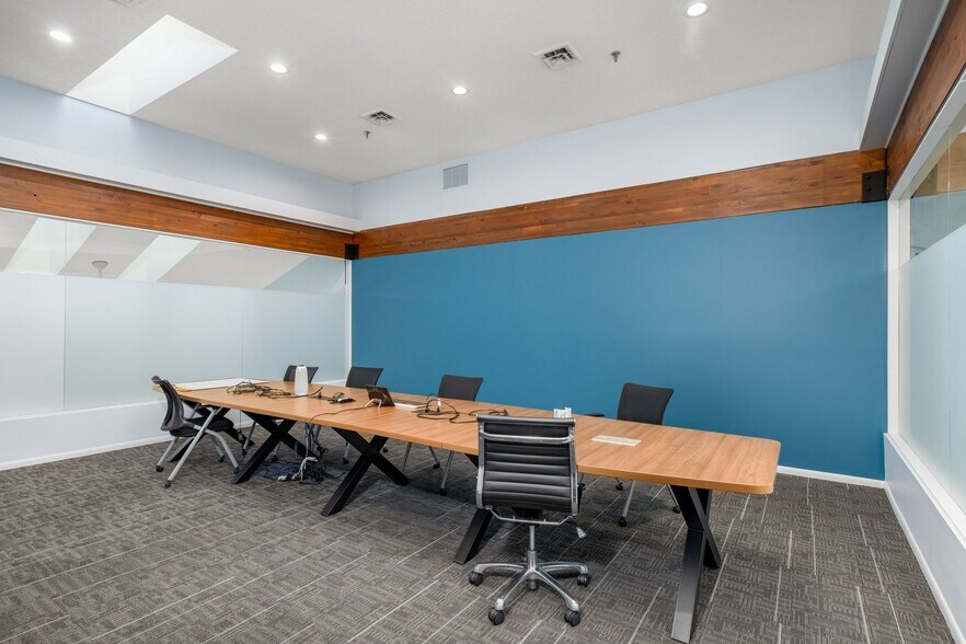 More Photos Of 7815 Telegraph Rd, Bloomington Office For Sale