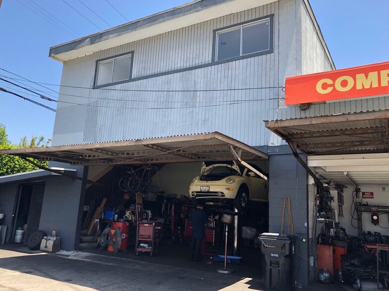 More Photos Of 13123 W Washington Blvd, Los Angeles Showroom For Lease