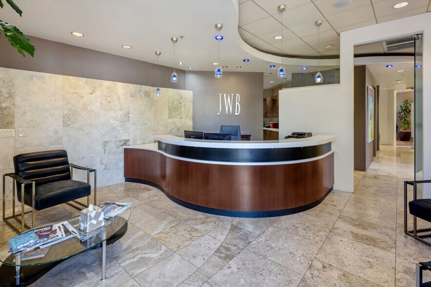 More Photos Of 10930 N Tatum Blvd, Phoenix Medical For Sale