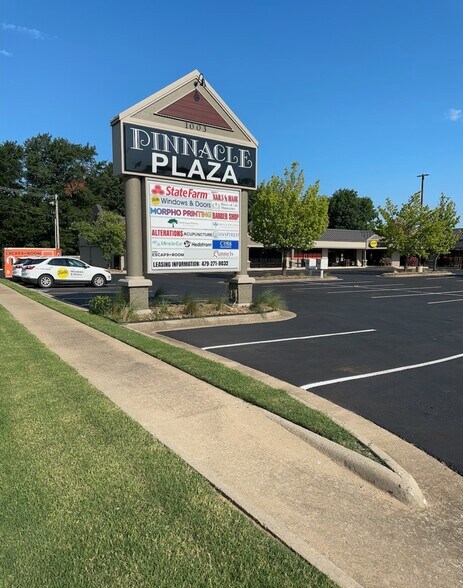 More Photos Of 1003 SE 14th St, Bentonville Unknown For Lease