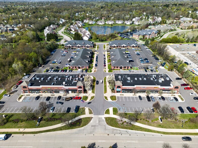 More Photos Of 6300 Sashabaw Rd, Village of Clarkston Storefront For Lease