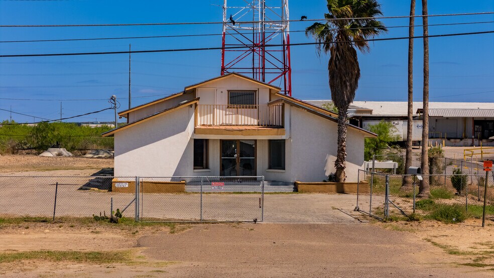 More Photos Of 2290 N Veterans Blvd, Eagle Pass Sports And Entertainment For Sale
