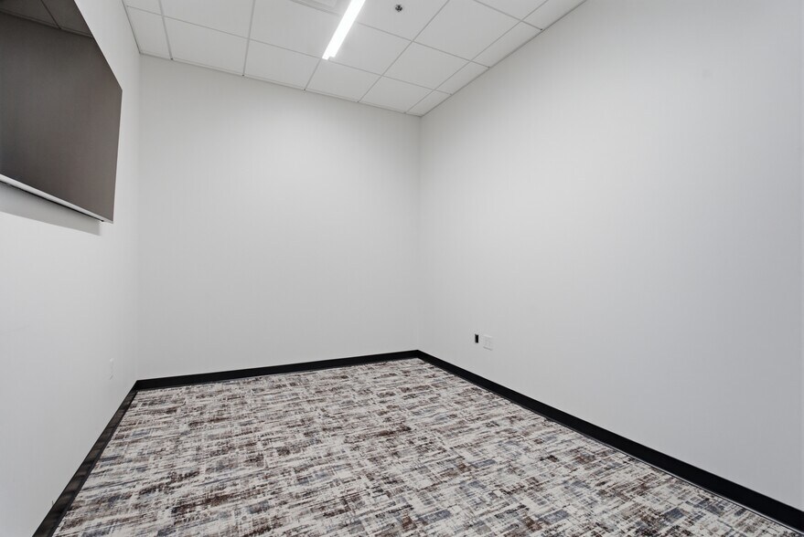 More Photos Of 6100 Robertson Ave, Nashville Storefront For Lease