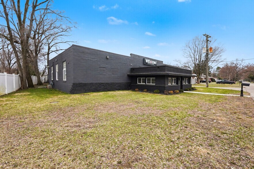 More Photos Of 5650 Jamestown Rd, Shelby Township Warehouse For Sale