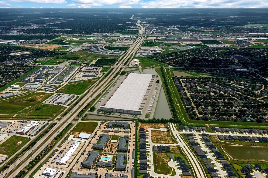 More Photos Of Monument Crossing, Grand Pky, Katy Industrial For Lease