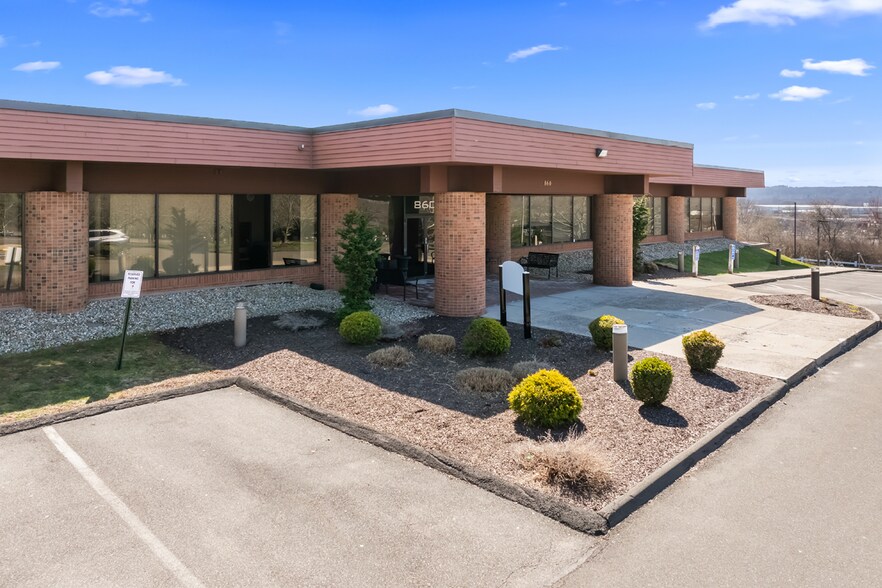 More Photos Of 860 N Main Street Ext, Wallingford Office For Sale