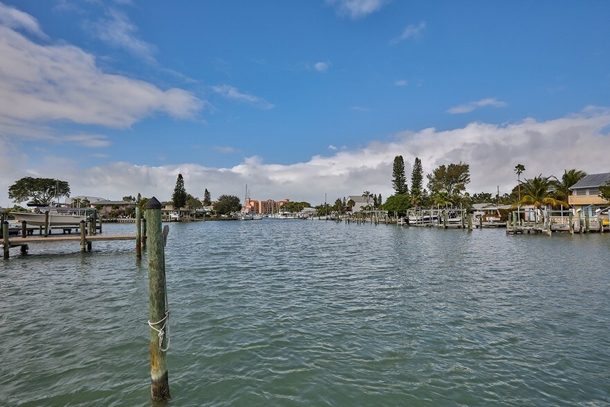 More Photos Of 515 129th Ave, Madeira Beach Apartments For Sale