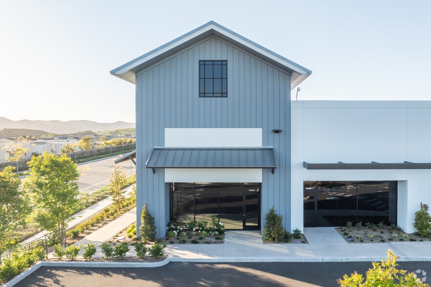 More Photos Of 28650 Airoso St, Rancho Mission Viejo Unknown For Lease