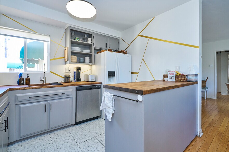 More Photos Of 540 N Orlando Ave, Los Angeles Apartments For Sale