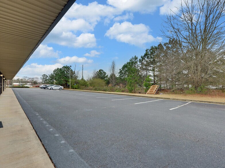 More Photos Of 134 Hurricane Shoals Rd, Lawrenceville Storefront Retail Office For Sale