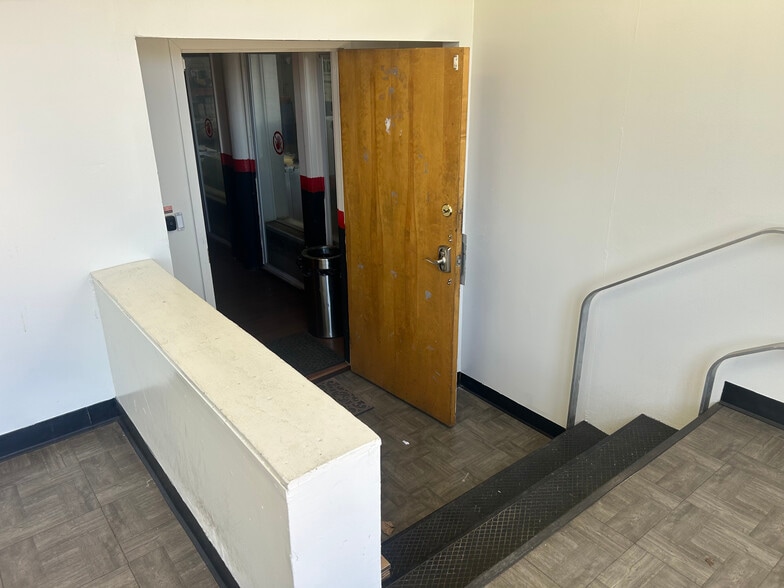 More Photos Of 425 Fairfield Ave, Stamford Warehouse For Lease