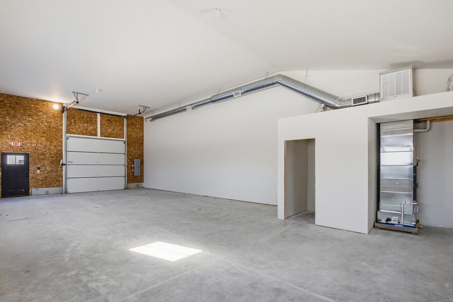 More Photos Of 300 Exeter Rd, Hampton Industrial For Lease