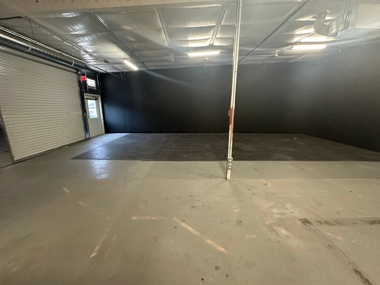 More Photos Of 1706 Dungan Ln, Austin Unknown For Lease