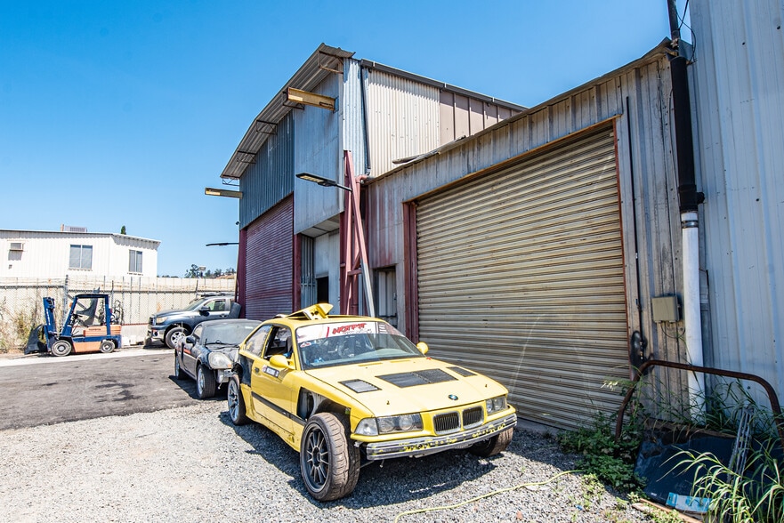 More Photos Of 1121-1135 Sweetwater Ln, Spring Valley Manufacturing For Lease