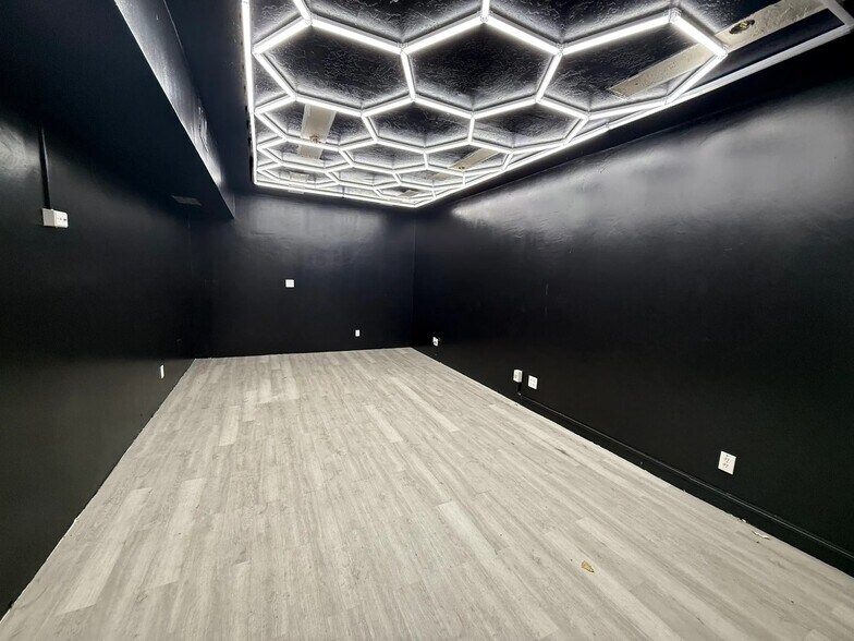 More Photos Of 3650 N 40th Ave, Phoenix Warehouse For Lease