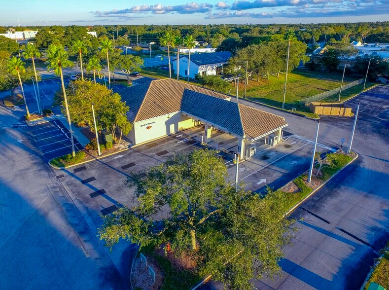 More Photos Of 1080 Keene Rd, Dunedin Bank For Sale