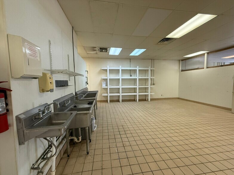 More Photos Of 1335 Railroad St, Paso Robles Storefront For Lease