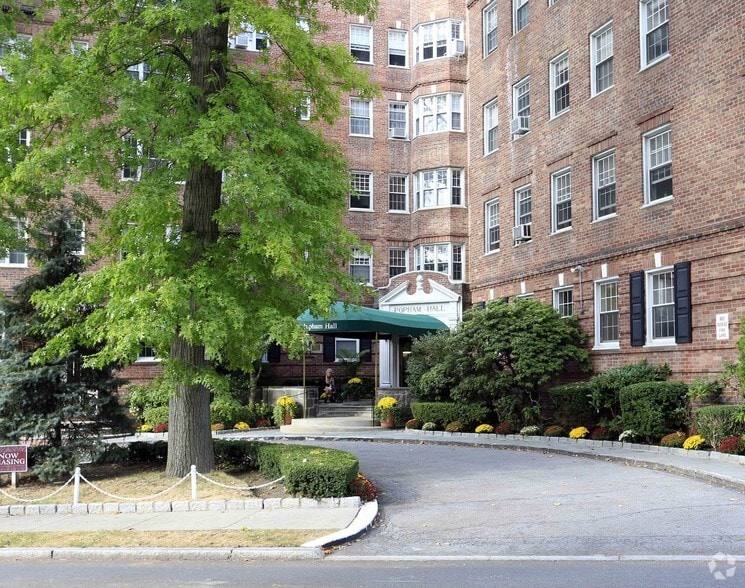 More Photos Of 2-24 Chase Rd, Scarsdale Apartments For Lease