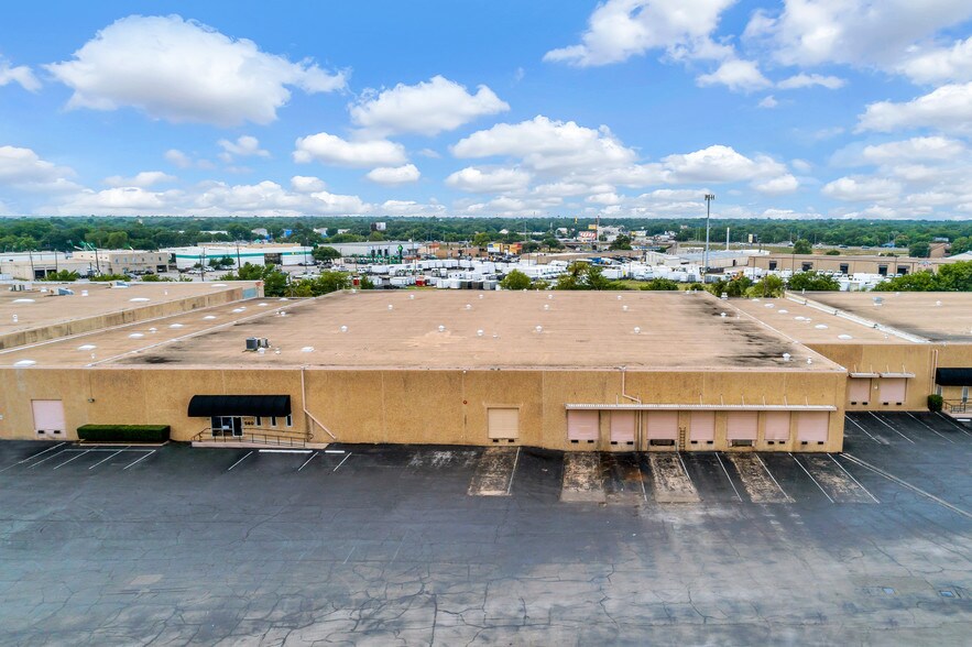 More Photos Of 570 N Beach St, Fort Worth Unknown For Lease