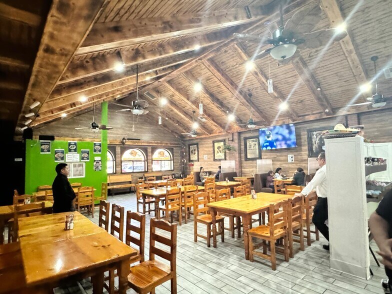 More Photos Of 7111 Pacific Blvd, Huntington Park Restaurant For Sale