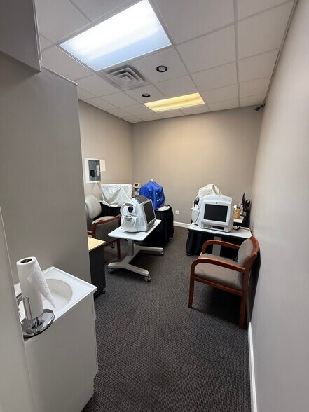 More Photos Of 10215 E 350 Hwy, Raytown Unknown For Lease