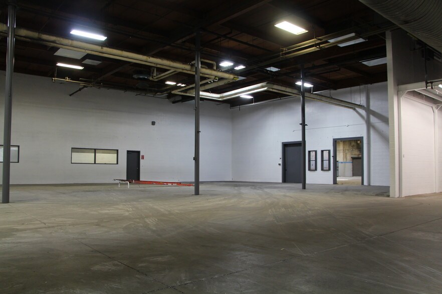 More Photos Of 6700-6800 NE 59th Pl, Portland Warehouse For Lease