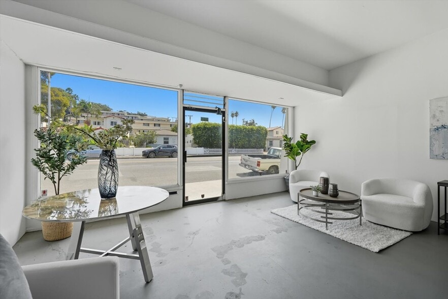 More Photos Of 901-909 S Pacific Coast Hwy, Redondo Beach Storefront For Sale