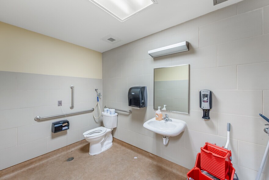 More Photos Of 2202 Jordan Rd SW, Fort Payne Medical For Sale