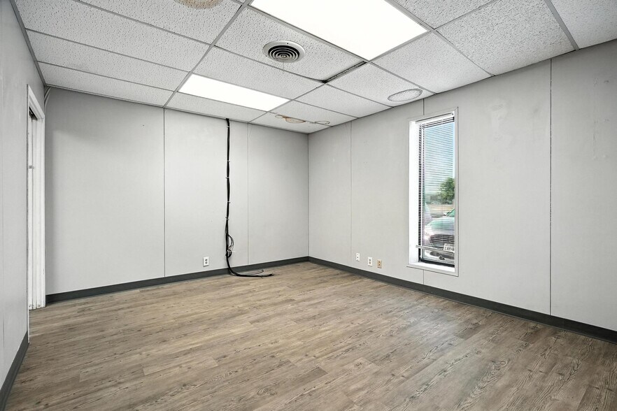 More Photos Of 926 Energy Dr, Abilene Warehouse For Lease