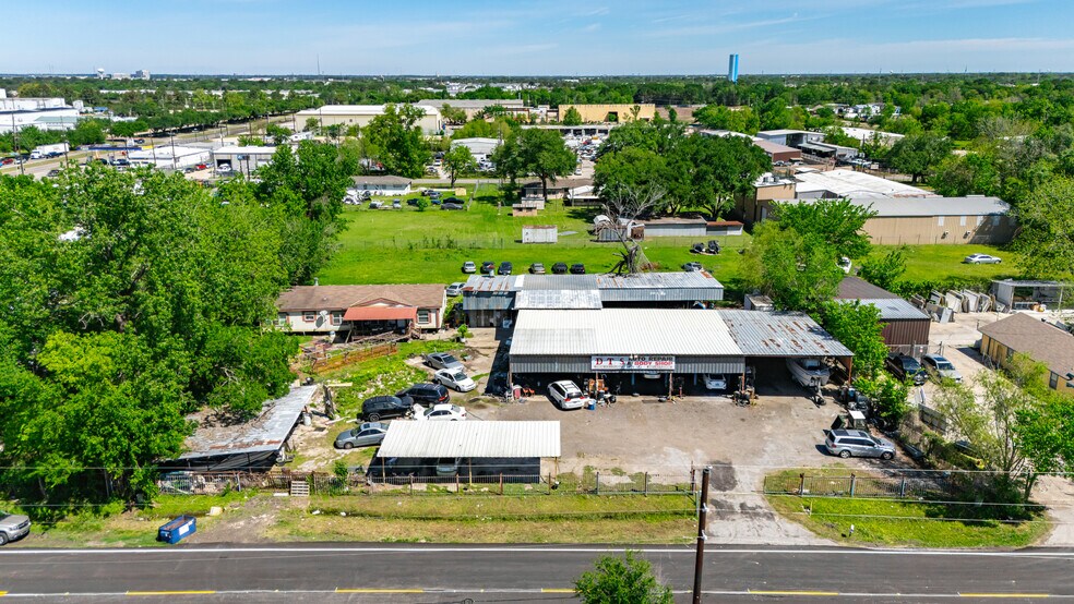 More Photos Of 7206 Killough St, Houston Auto Repair For Lease