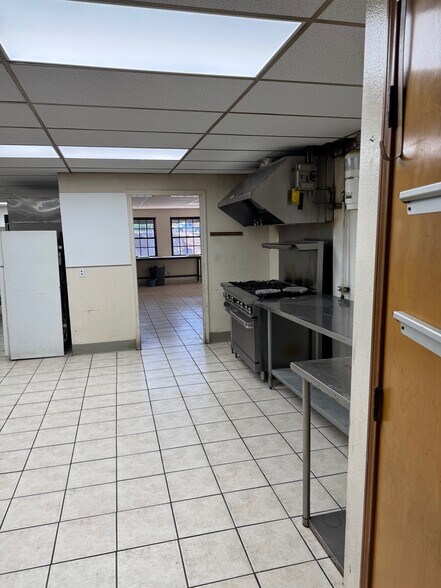 More Photos Of 1505 E Portland Rd, Newberg Restaurant For Lease
