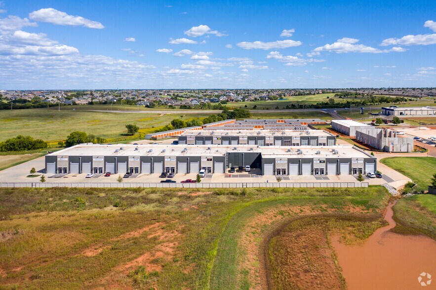 More Photos Of 3825 NW 166th St, Edmond Unknown For Lease