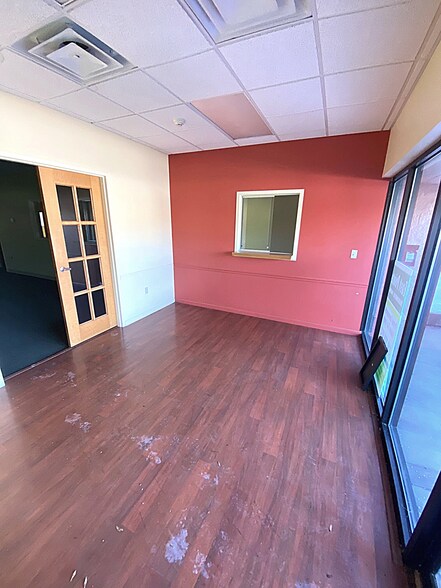 More Photos Of 109 Platinum Dr, Bridgeport Office For Lease