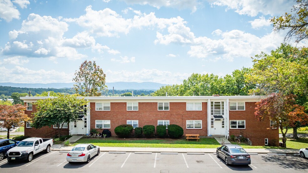 More Photos Of 132 Mesa Ln, Bristol Apartments For Sale