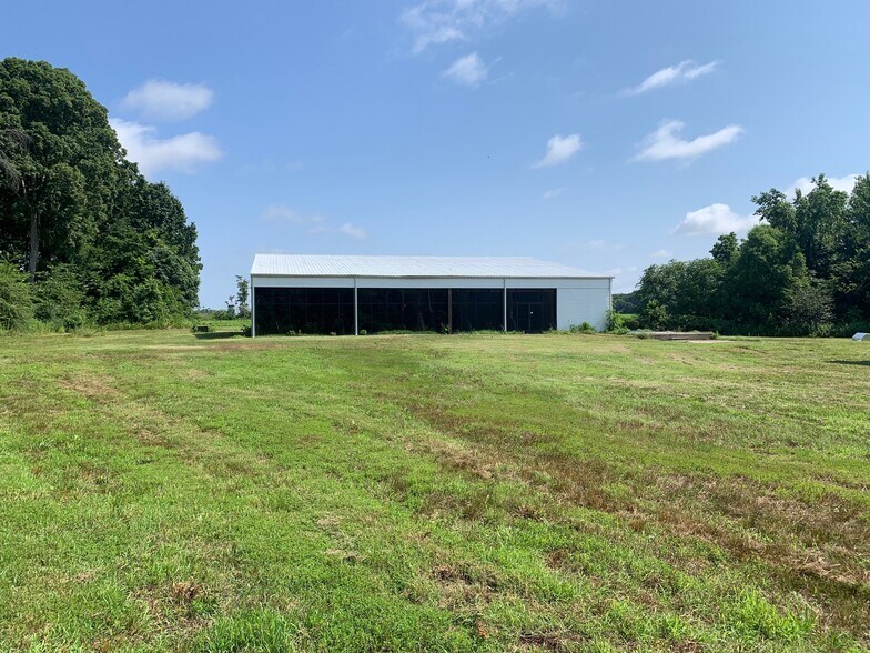 More Photos Of 331 Hill Rd, McKenzie Warehouse For Lease