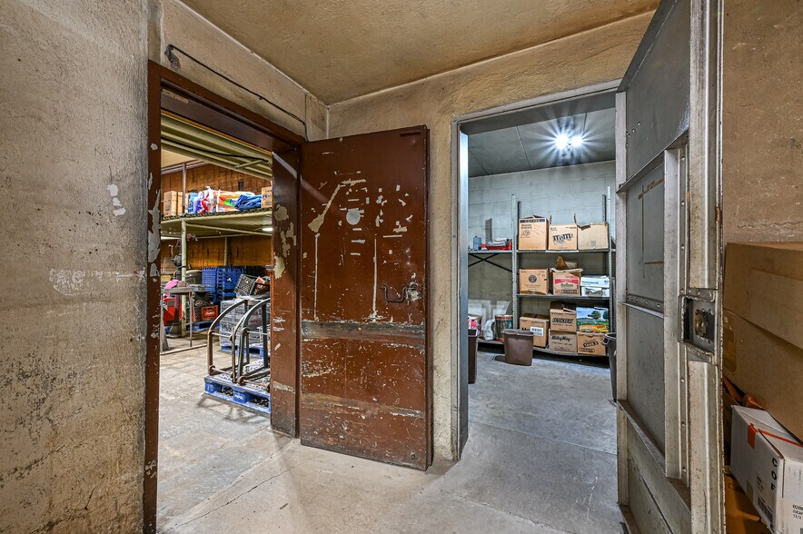 More Photos Of 242 Merchant St, Ambridge Industrial For Sale