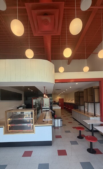 More Photos Of 210-236 N Radnor Chester Rd, Radnor Restaurant For Lease