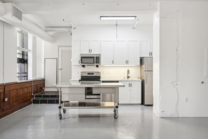 More Photos Of 1007 5th Ave, San Diego Apartments For Lease