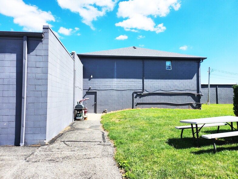 More Photos Of 209-229 Winchester Cemetery Rd, Canal Winchester Storefront Retail Office For Sale